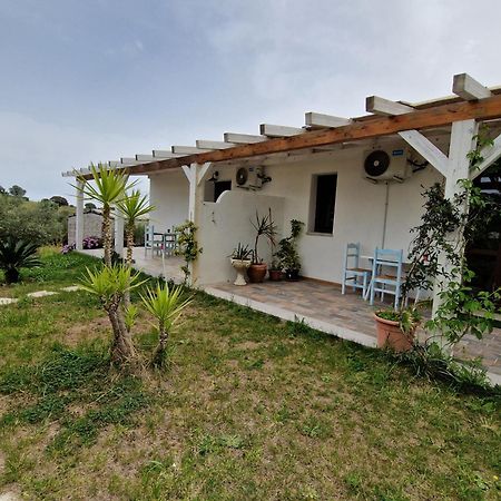 La Fragola In Campagna 6 K M Da San Pantaleo Hotel Bagian luar foto