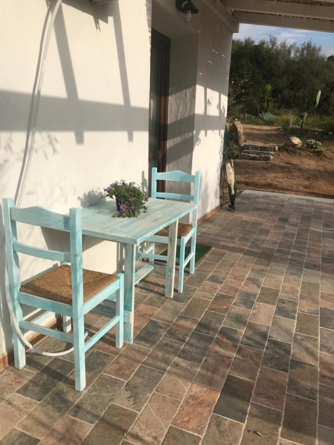La Fragola In Campagna 6 K M Da San Pantaleo Hotel Bagian luar foto